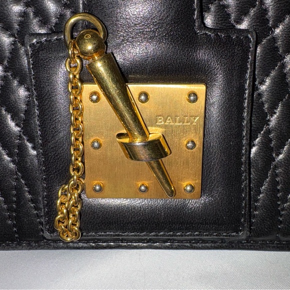 🥂LIVE SHOW FLYER🥂 InStyleInNYC is going LIVE! Like this listing to get notified! - Picture 10 of 16